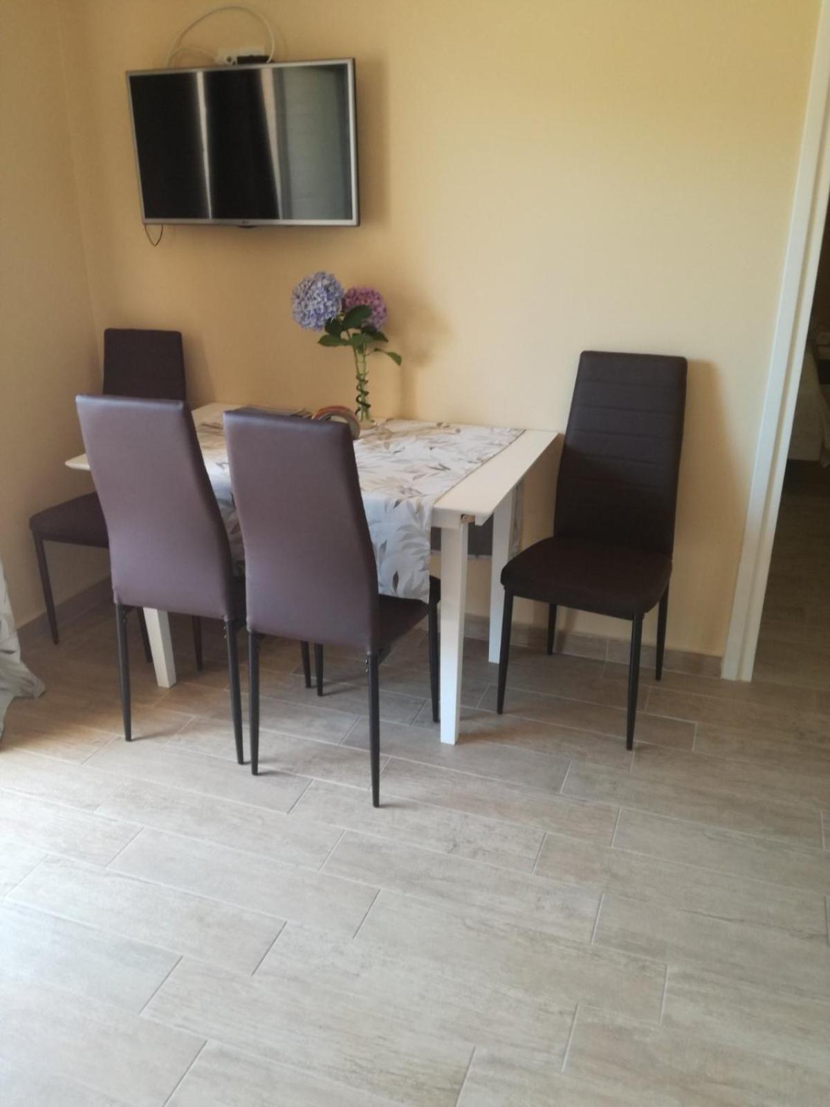Feel Good Apartment Mundanije Δωμάτιο φωτογραφία
